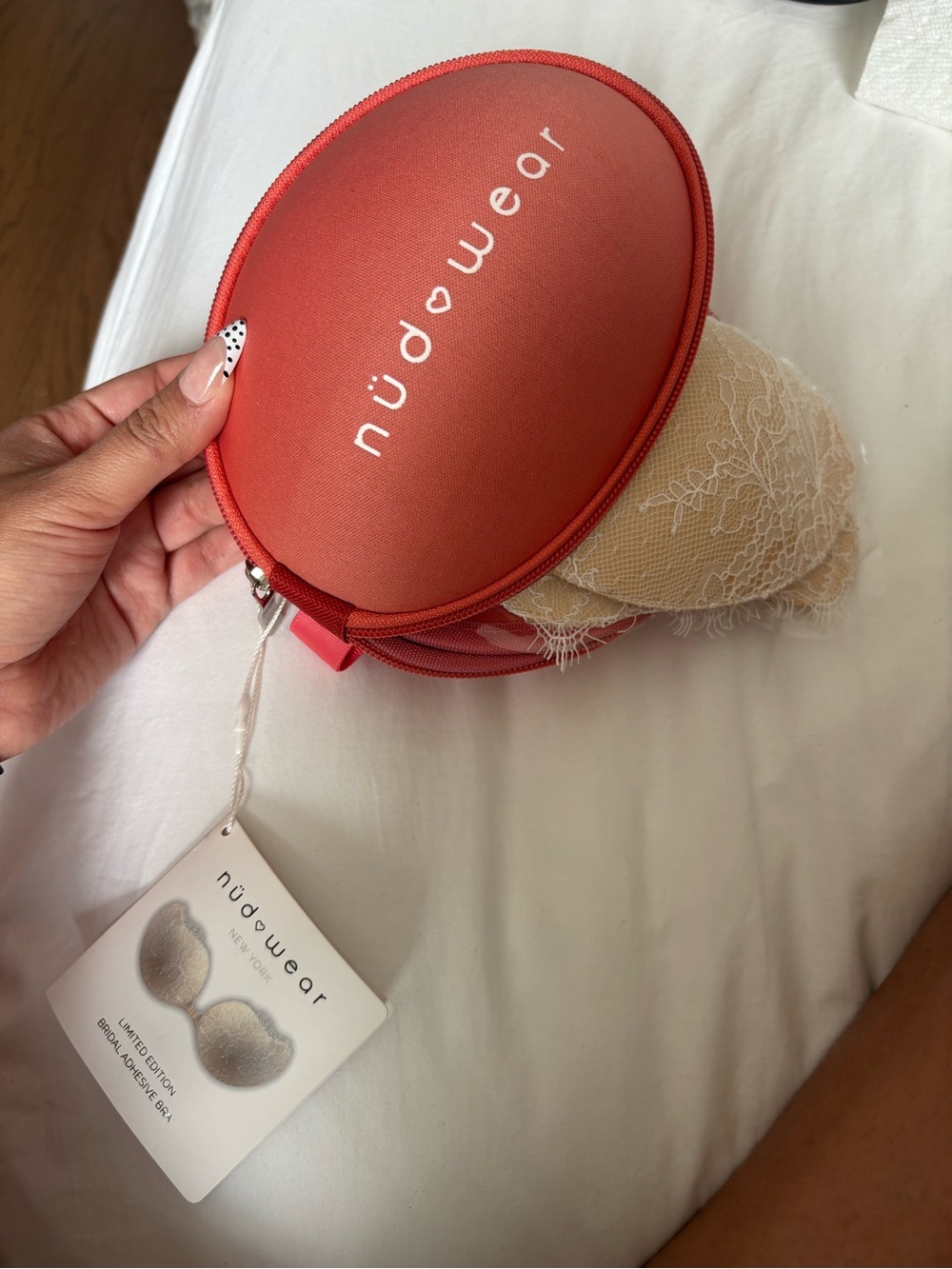 nüdownear Adhesive Bra with Travel Case - Coral & Nude